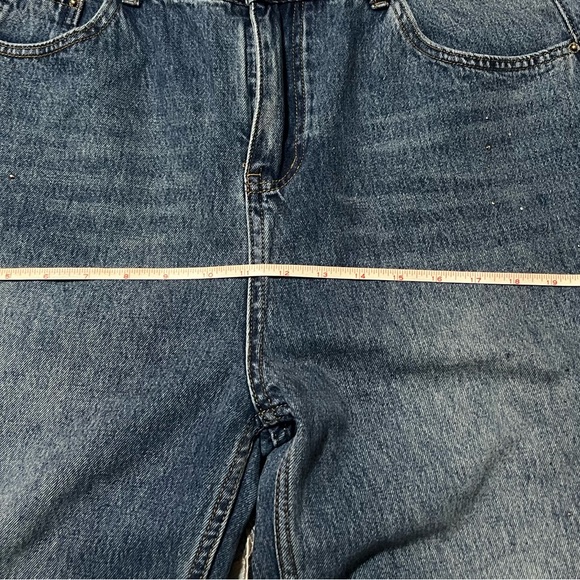 Beautiful baggy wide leg jeans. With sparkle beading and design is embroidered. - Picture 10 of 10